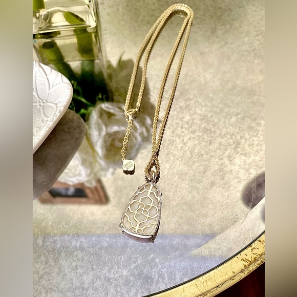 Kendra Scott Sandra White Iridescent Necklace - Picture 4 of 5